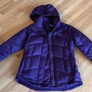 Patagonia like new jacket. I purchased new and prefer a longer coat.